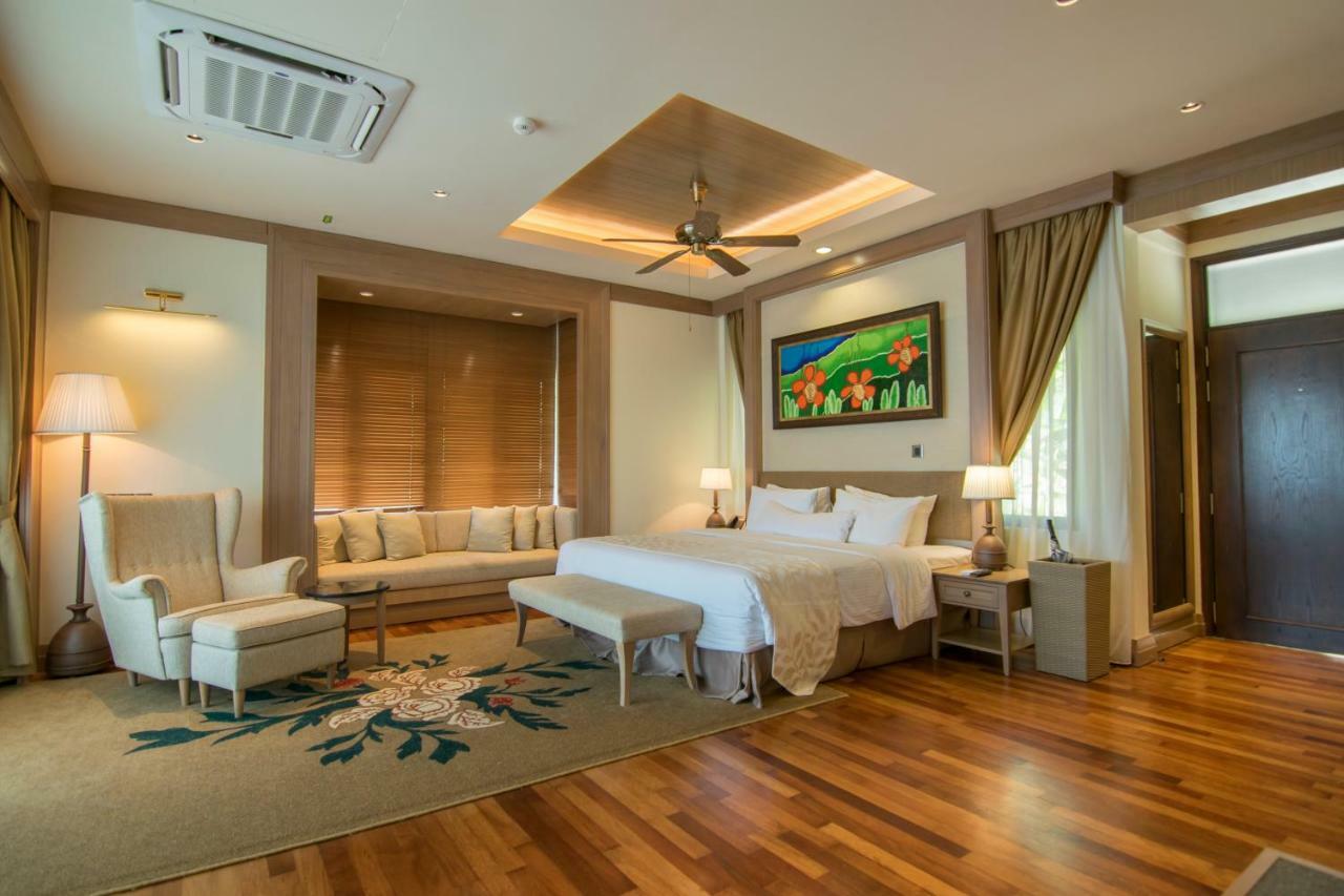 Royale Chulan Cherating Villa Экстерьер фото