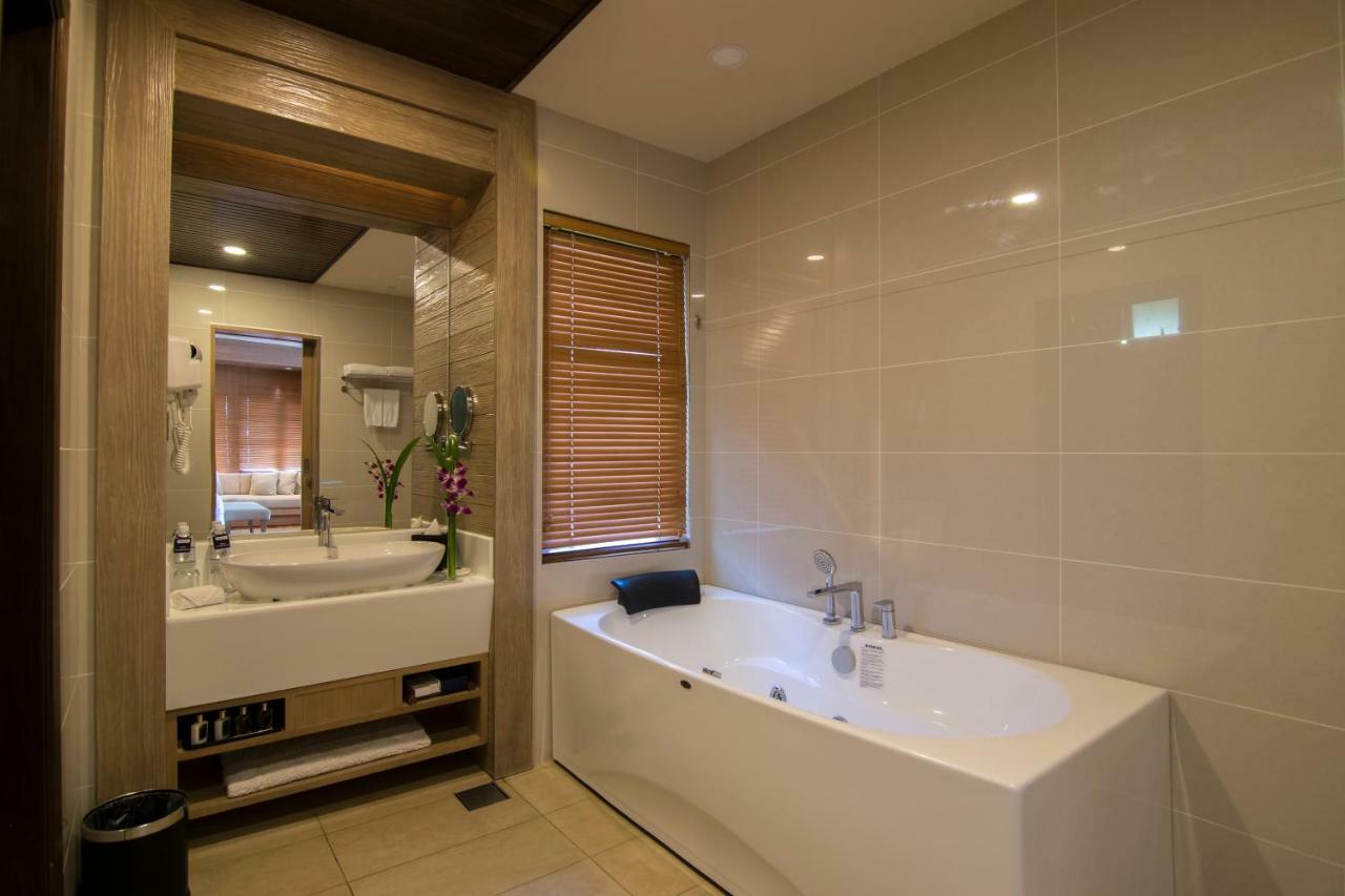 Royale Chulan Cherating Villa Экстерьер фото
