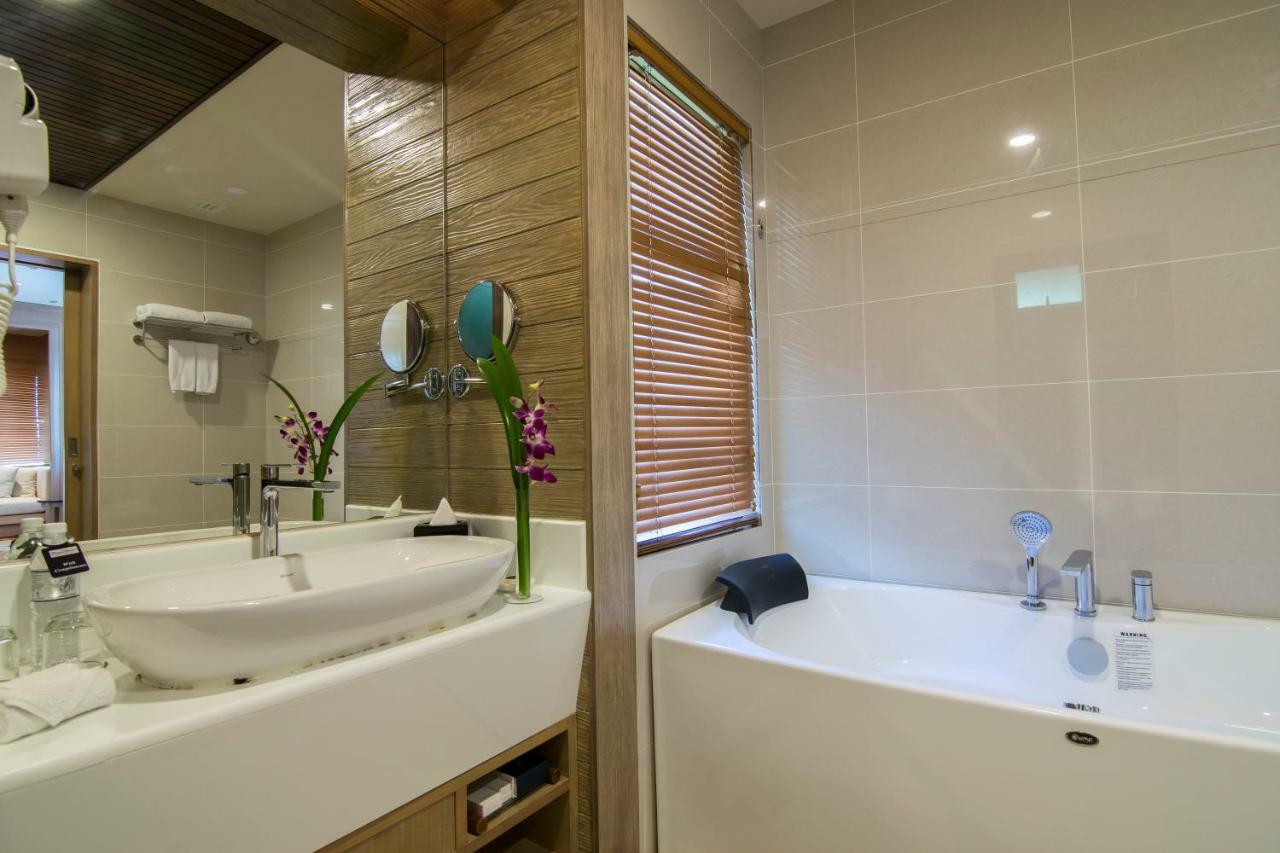 Royale Chulan Cherating Villa Экстерьер фото