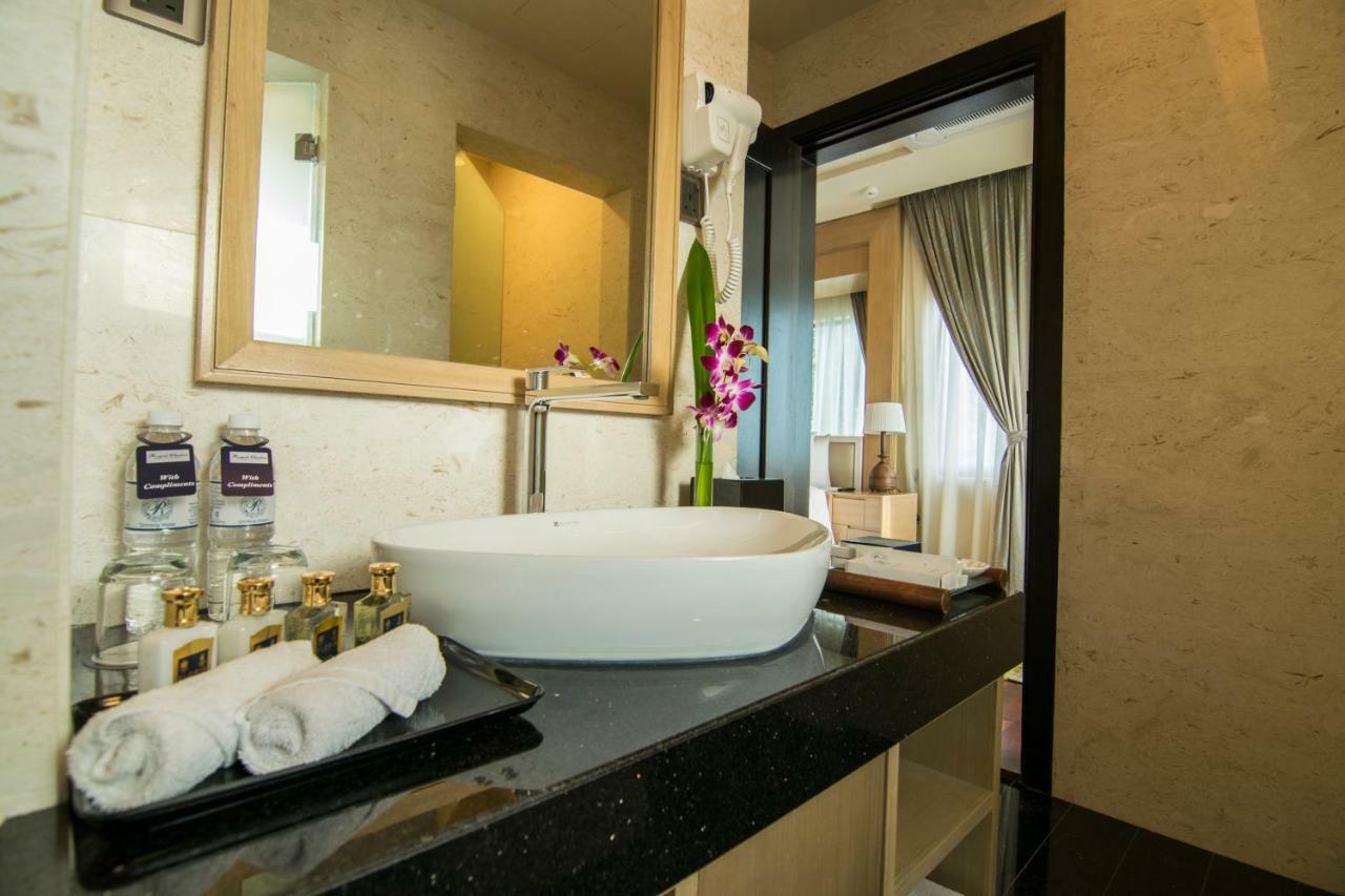 Royale Chulan Cherating Villa Экстерьер фото